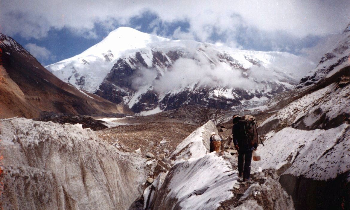 Tukuche Peak ( 6920m ) from Chonbarden Glacier on approach to Dhaulagiri Base Camp