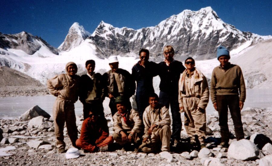 Trekking Crew below Mingbo La and Ama Dablam