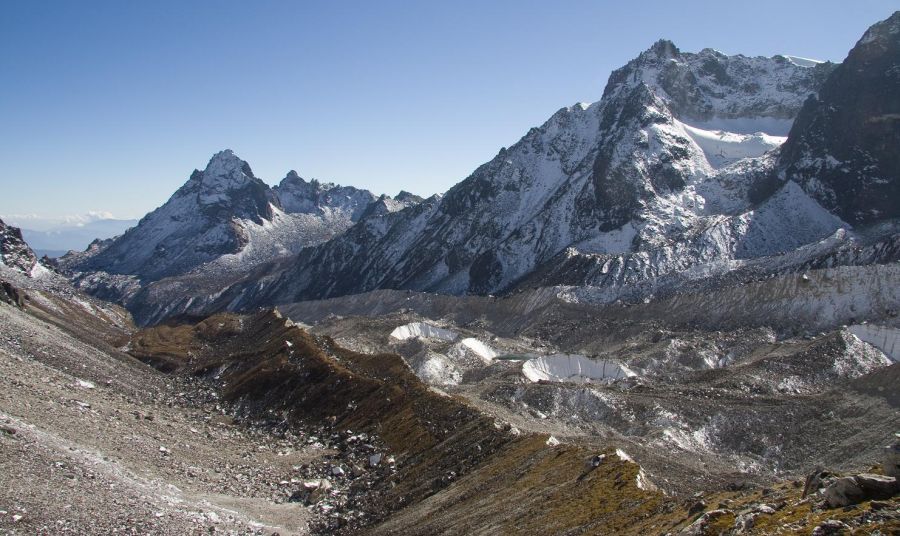 Balephi Glacier on ascent to Tilman's Pass