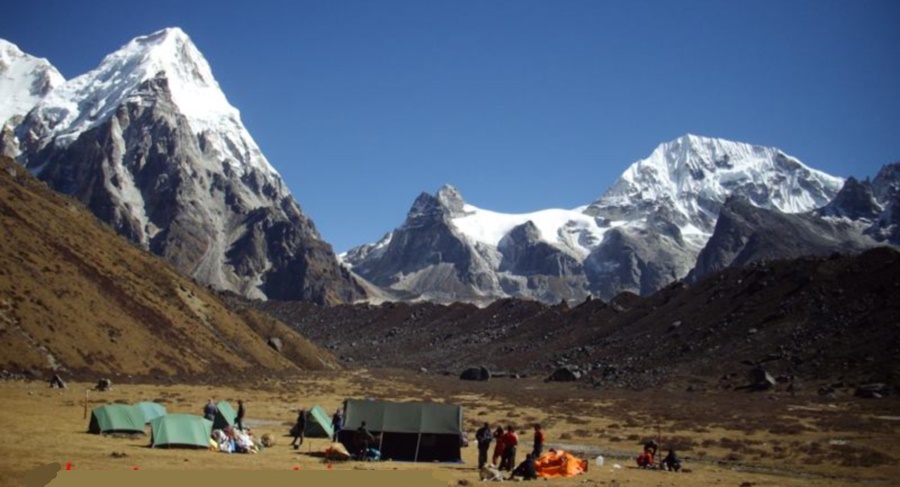 Mounts Ratong and Koktang from camp at Ramze