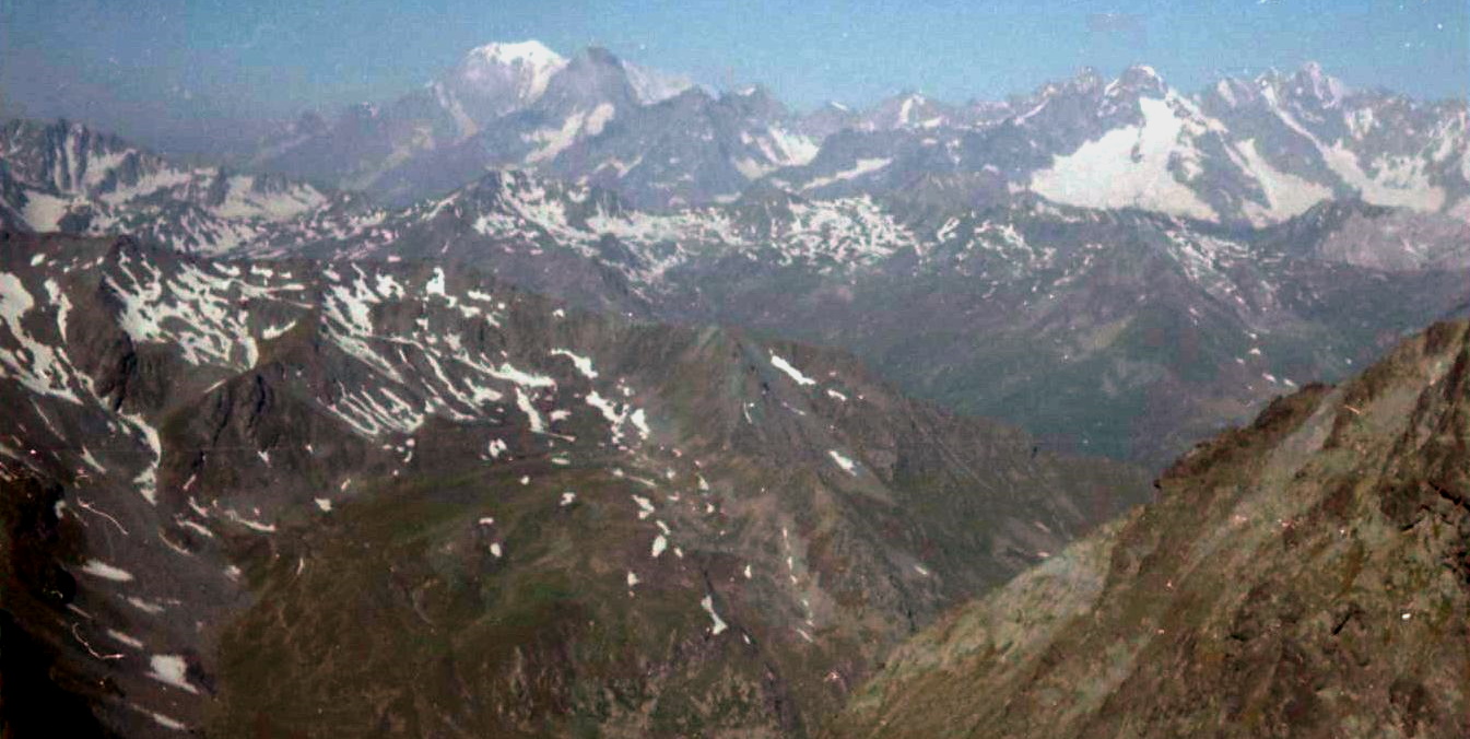 On ascent of the Grand Combin from the Valsorey Hut