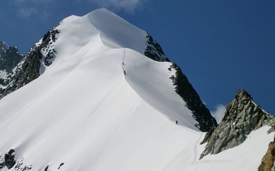 Biancograt on Piz Bernina ( 4049 metres ) in the Italian Alps