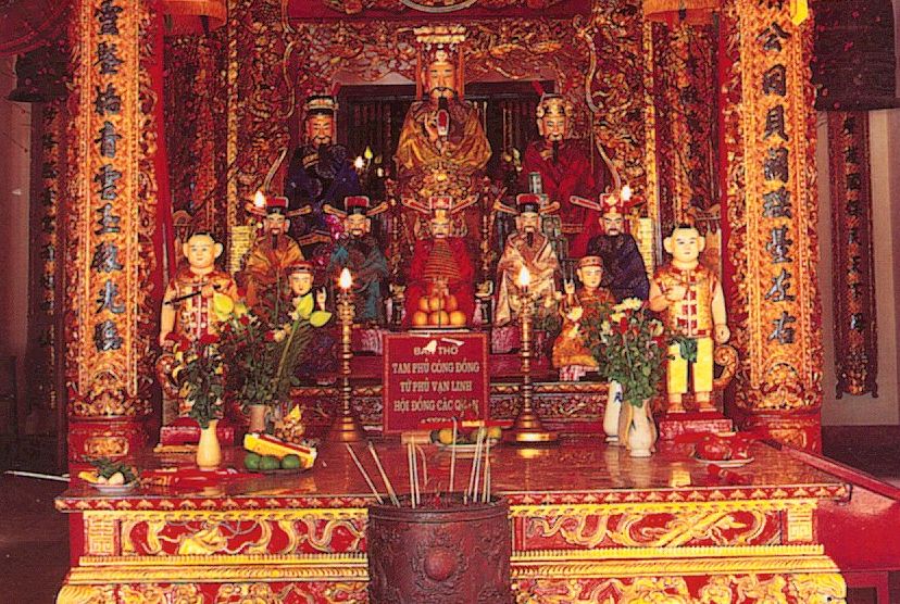 Interior of Jade Mountain Temple ( Ngoc Son ) in Sword Lake ( Ho Hoan Kiem )