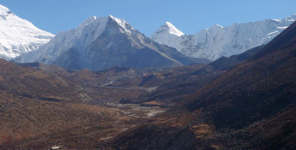 Island Peak ( Imja Tse ) in Chukhung Valley