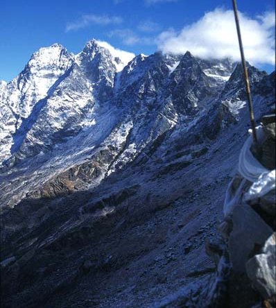 Kusum Kanguru on ascent to Zatrwa La