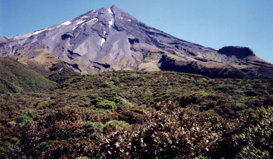 Mt. Egmont ( Taranaki ) in the North Island of New Zealand