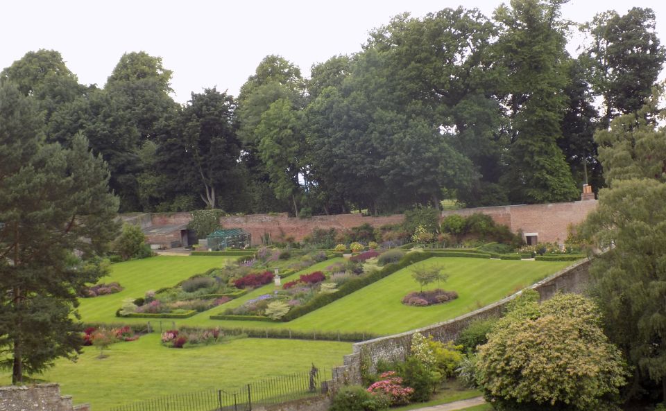 Gardens at Hopetoun House