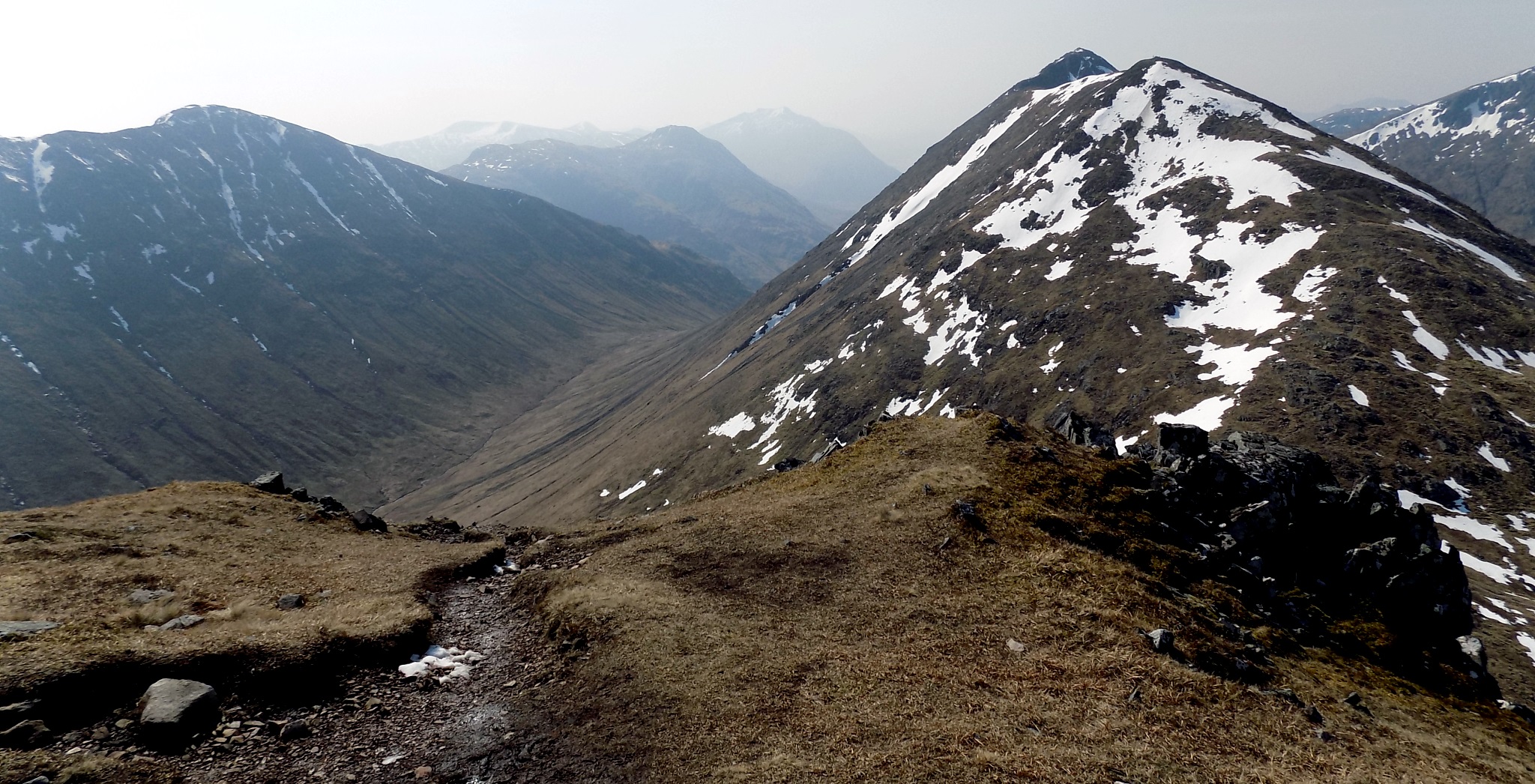 Peaks above Glen Etive and Stob Dubh  from Stob Coire Raineach