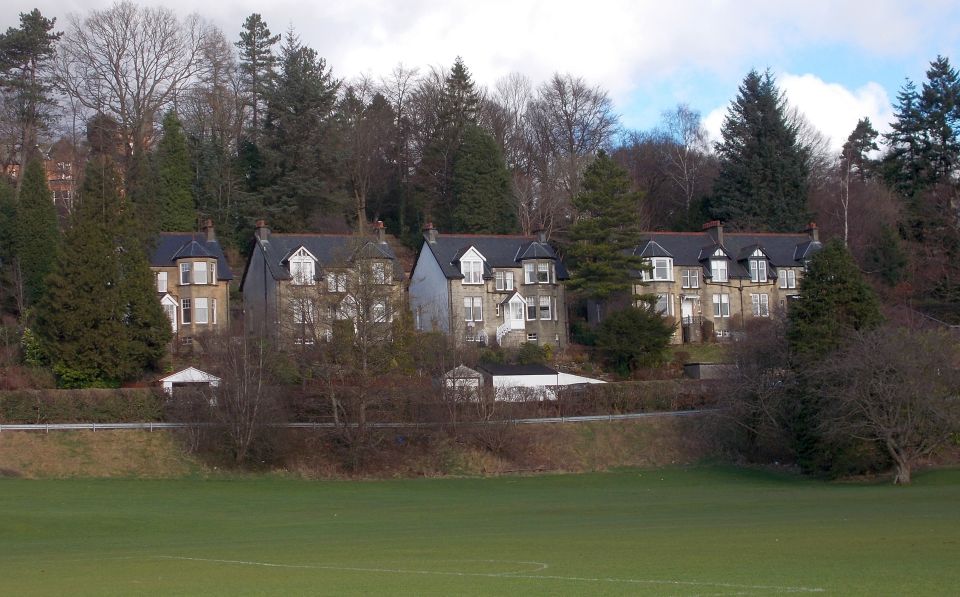 Villas in Station Road from Colquhoun Park