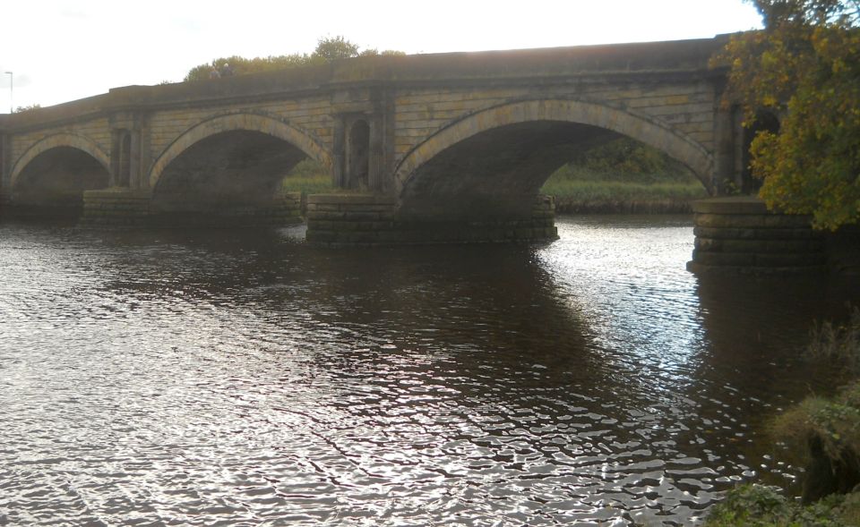 Bridge over the Black Cart Water at Inchinnan / Renfrew