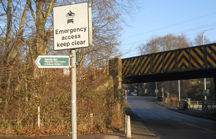 Signpost for Allander River walkway in Milngavie