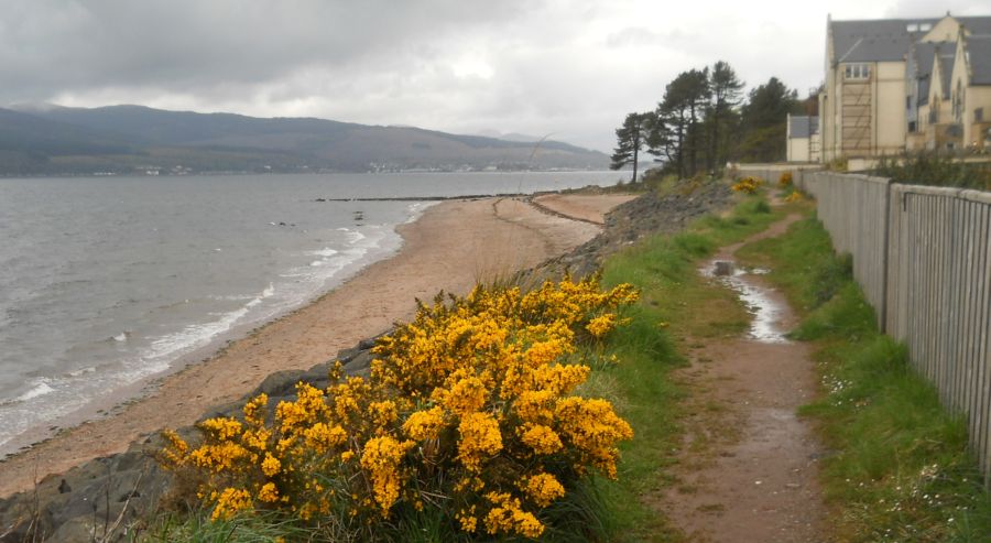 Coastal path from Lunderston Bay to Inverkip