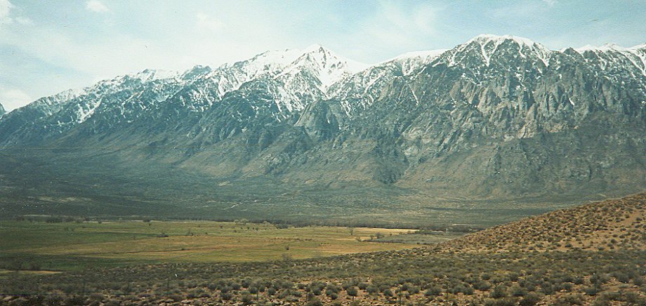 Wheeler Ridge in the Sierra Nevada on approach to Mount Whitney from Owens Valley